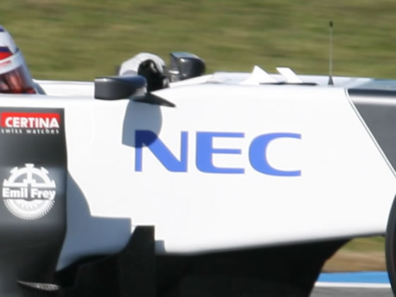 Надпись NEC На борту Sauber